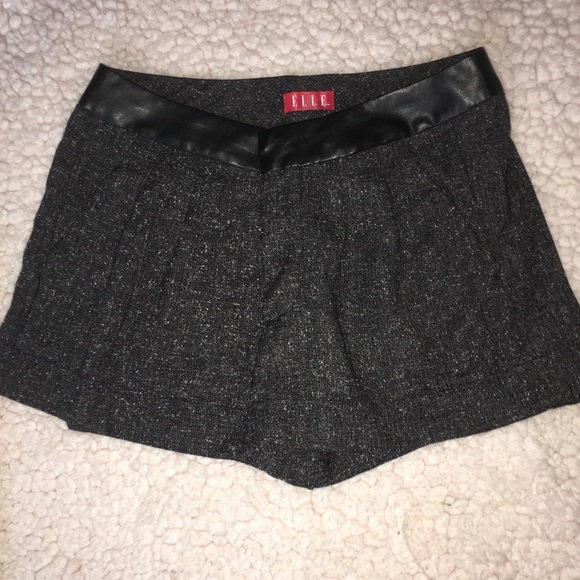 ELLE SHORTS. SIZE 4. ALMOST NEW. - Picture 6 of 6